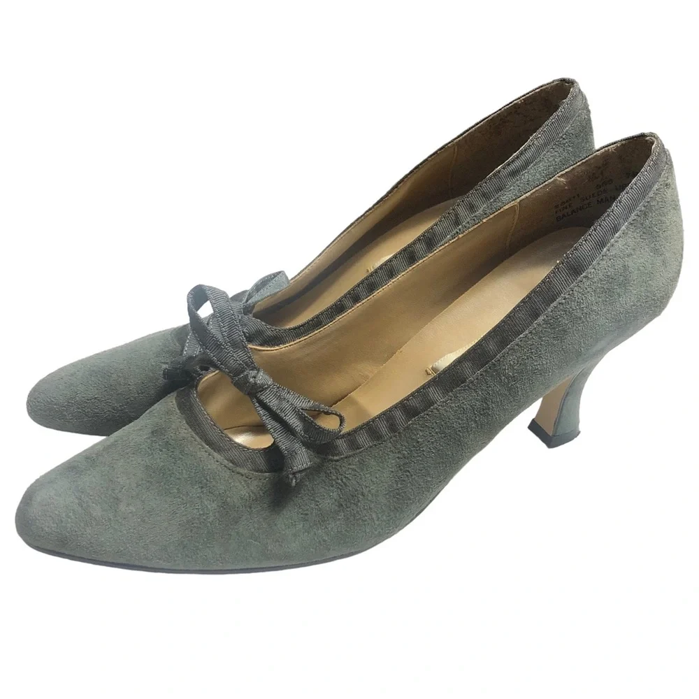 Carriage Court Gray Suede Heels - Picture 12 of 12